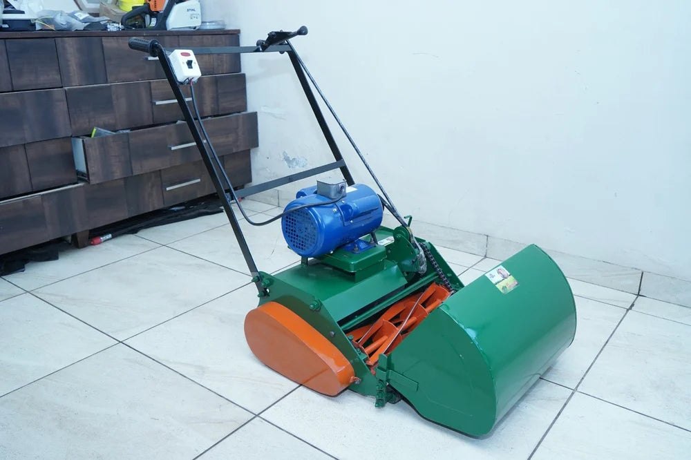 LEO ROLLER TYPE  ELECTRIC LAWN MOWER MODEL - 382 LEO ROLLER TYPE ELECTRIC LAWN MOWER MODEL - 382